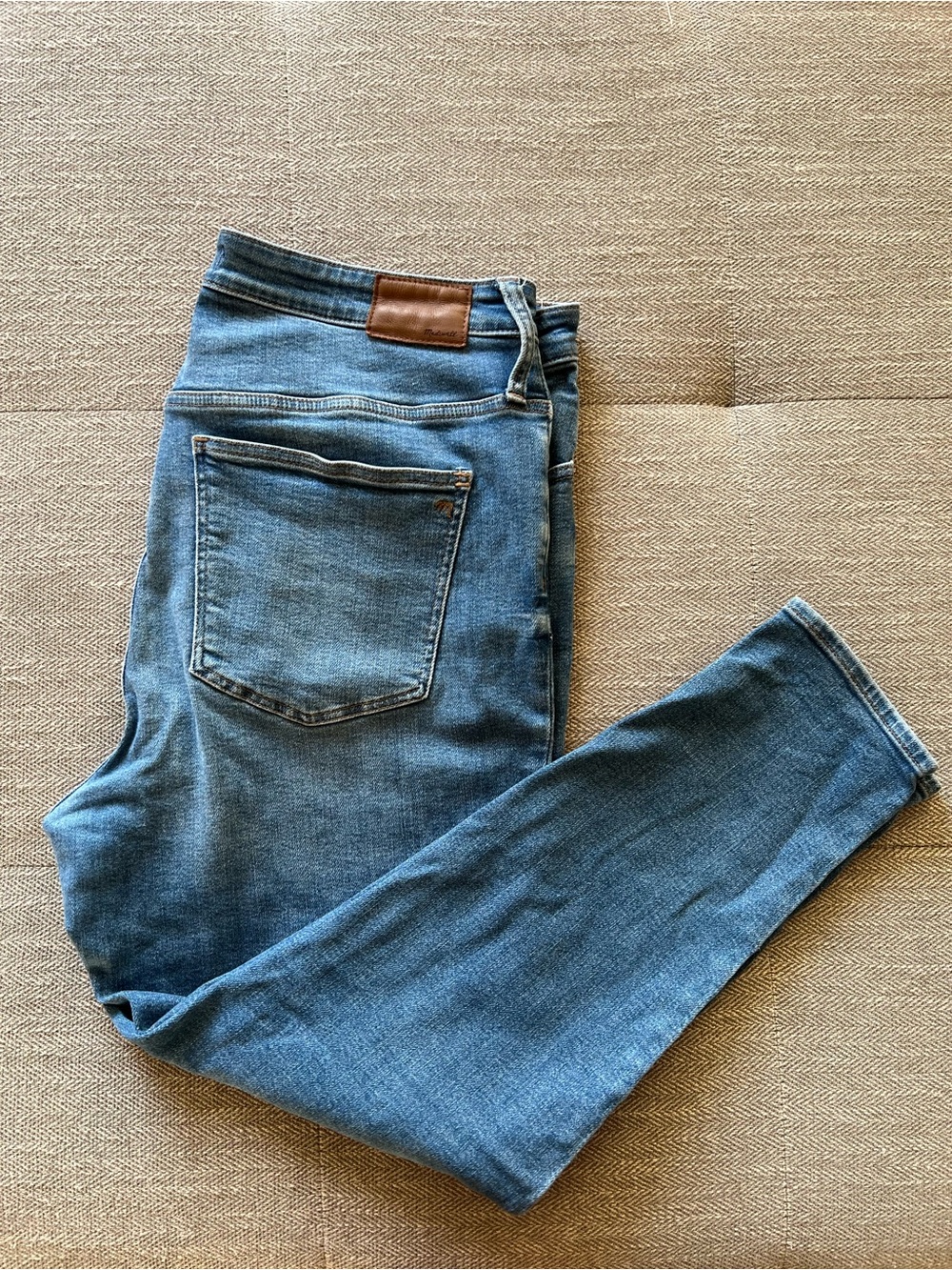 Madewell 9" Mid-Rise Skinny Crop Jeans Size 33 Button Fly Medium Wash